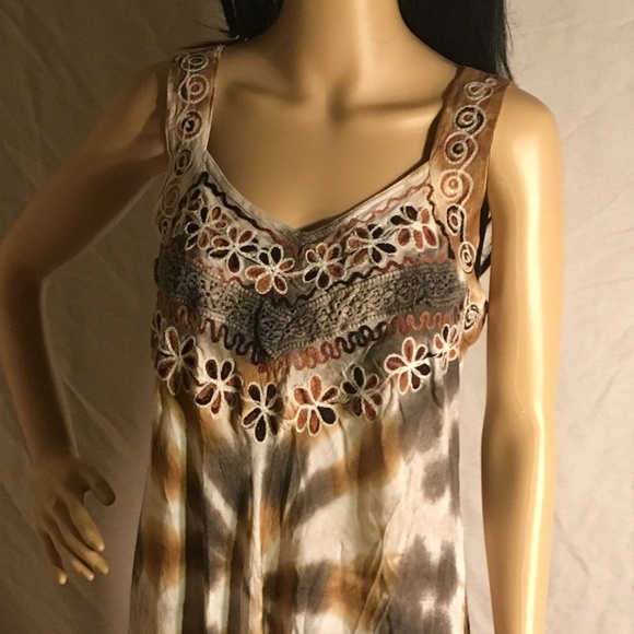 Shoreline Tie-dye embroidered dress 2X(16-18) - Picture 4 of 5